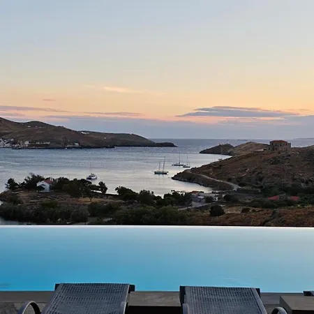 Vourkariani, Infinity Pool With Sunset Views فيلة *