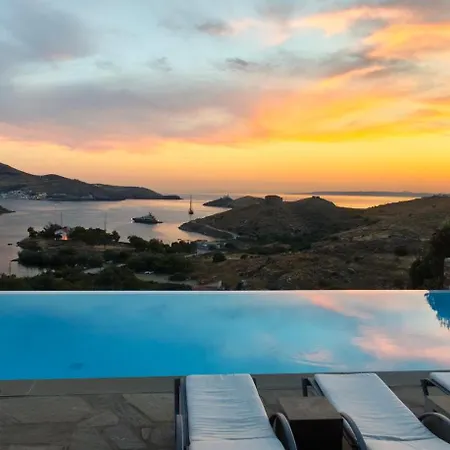 Vourkariani, Infinity Pool With Sunset Views فيلة