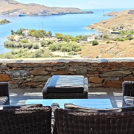 Villa Vourkariani, Infinity Pool With Sunset Views Vourkárion