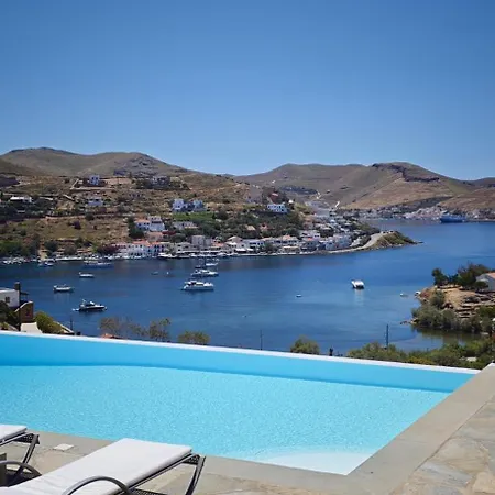 Villa Vourkariani, Infinity Pool With Sunset Views